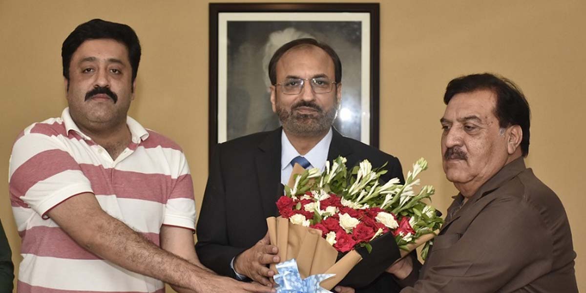 Warm Welcome: Prof. Mallah Khan Hadari and Engineer Aurangzeb Khan Congratulate UET's New VC