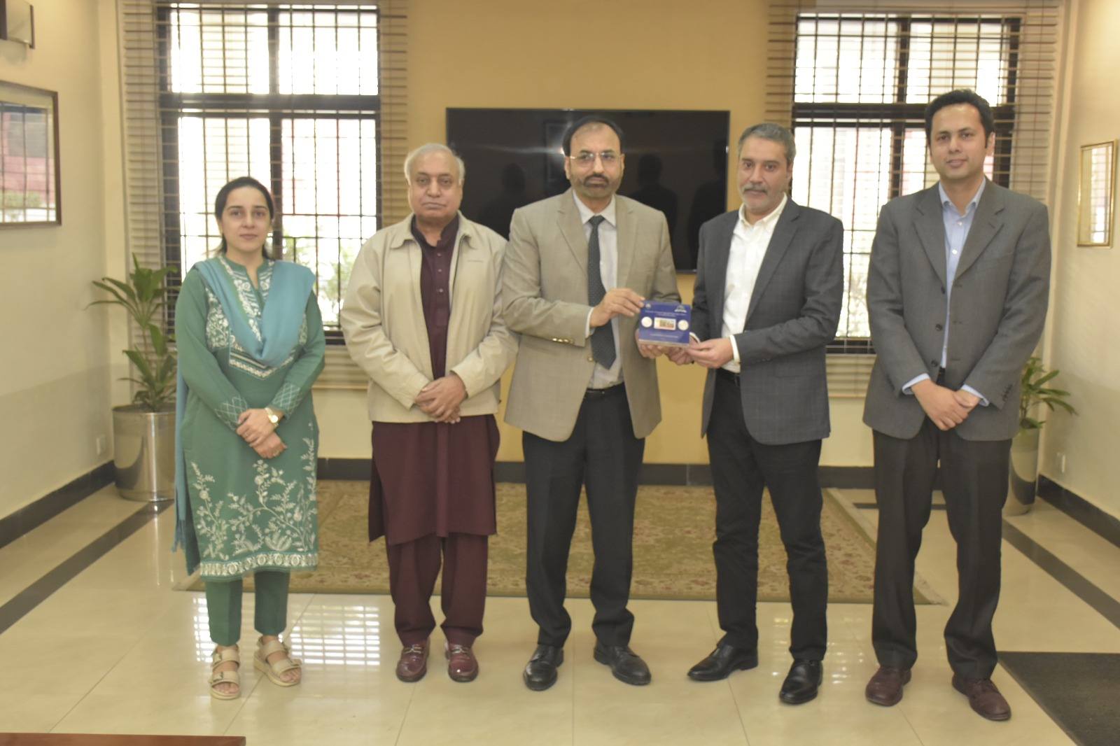 UET Lahore Hosts Fulbright Awareness Session with USEFP’s Rooman Qayyum Khan