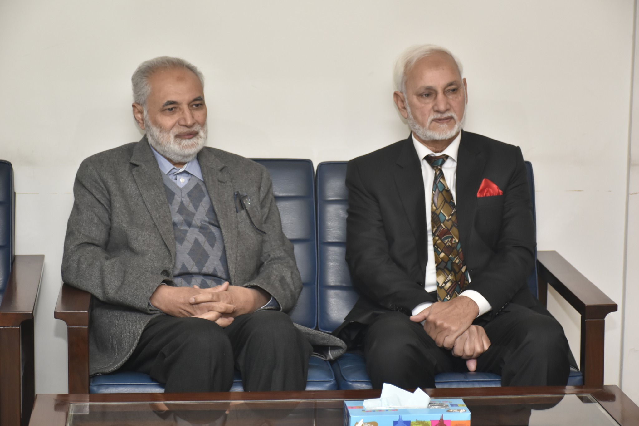 Vice Chancellor UET Prof. Dr. Shahid Munir (TI) is in a meeting with a delegation from The Institution of Engineers - Pakistan (IEP) and Dean Faculty of Chemical, Mineral and Material Science Prof. Dr. -Ing Naveed Ramzan.