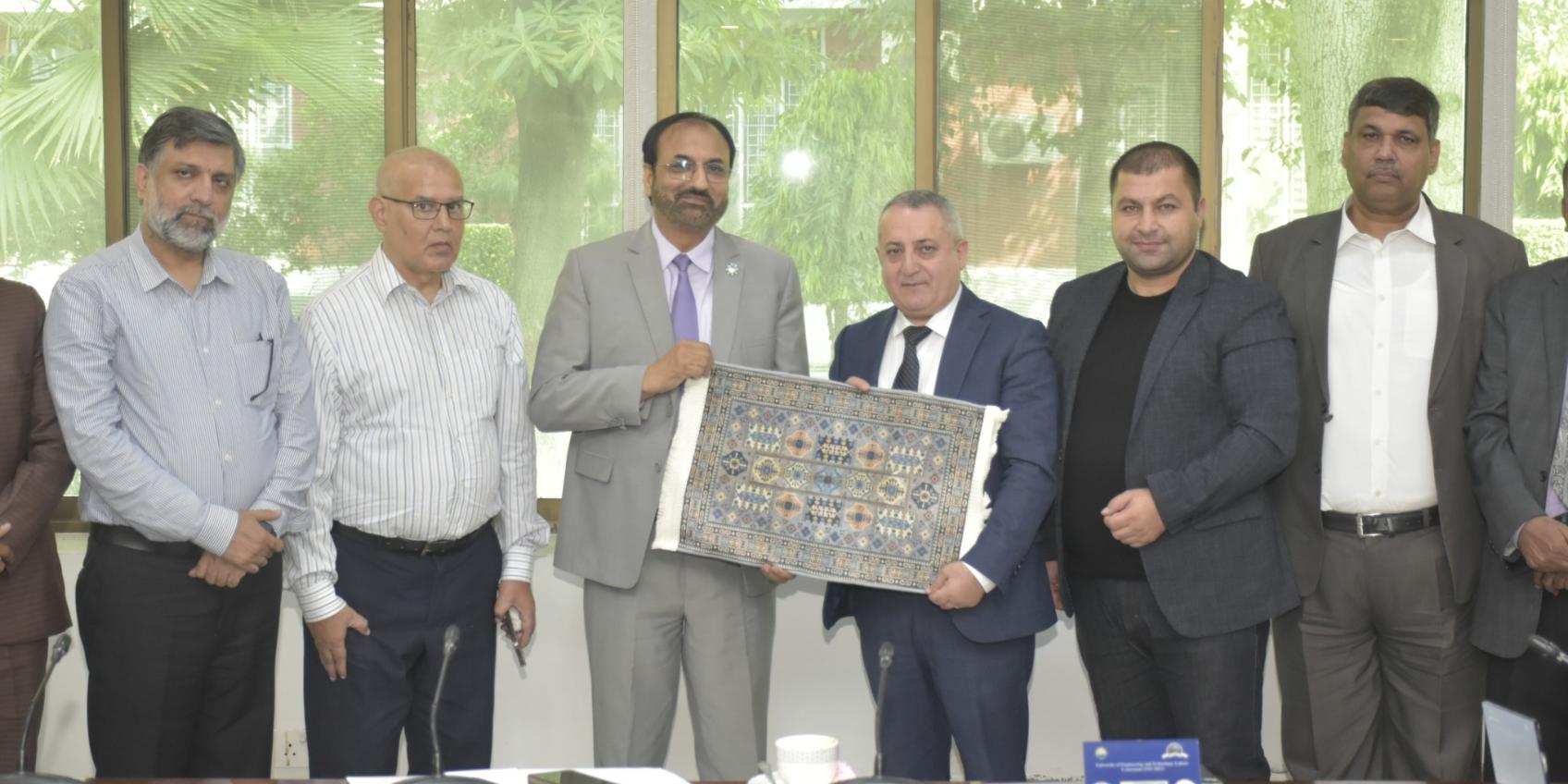 558304437_1229706769172570_1038057791847798105_n