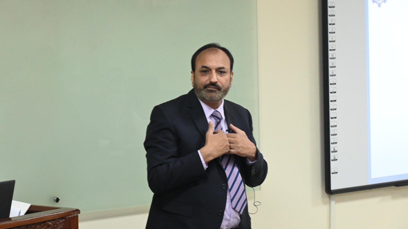 Vice Chancellor UET Prof. Dr. Shahid Munir (TI) delivered a lecture at the Civil Services Academy.