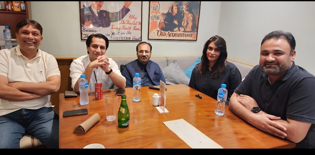 Lunch with friends in honor of Dr. Waseem Qazi, Vice Chancellor of Metropolitan University Karachi.