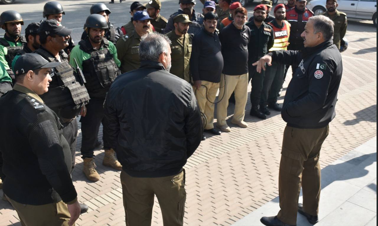 A Joint Mock Exercise held at UET Lahore. Punjab Police, Bomb Disposal Squad, Rescue 1122 and other relevant staff participated in the Joint Mock Exercise.