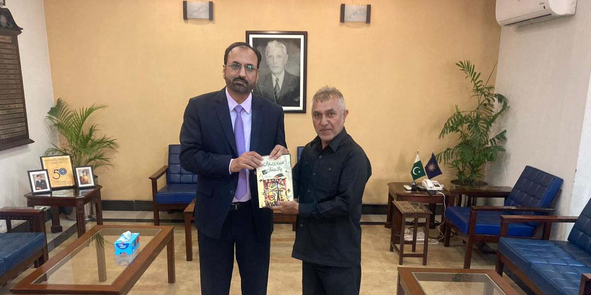 Associate Professor Shahid Naseem from Govt. Graduate College Gulberg Meets UET Vice Chancellor