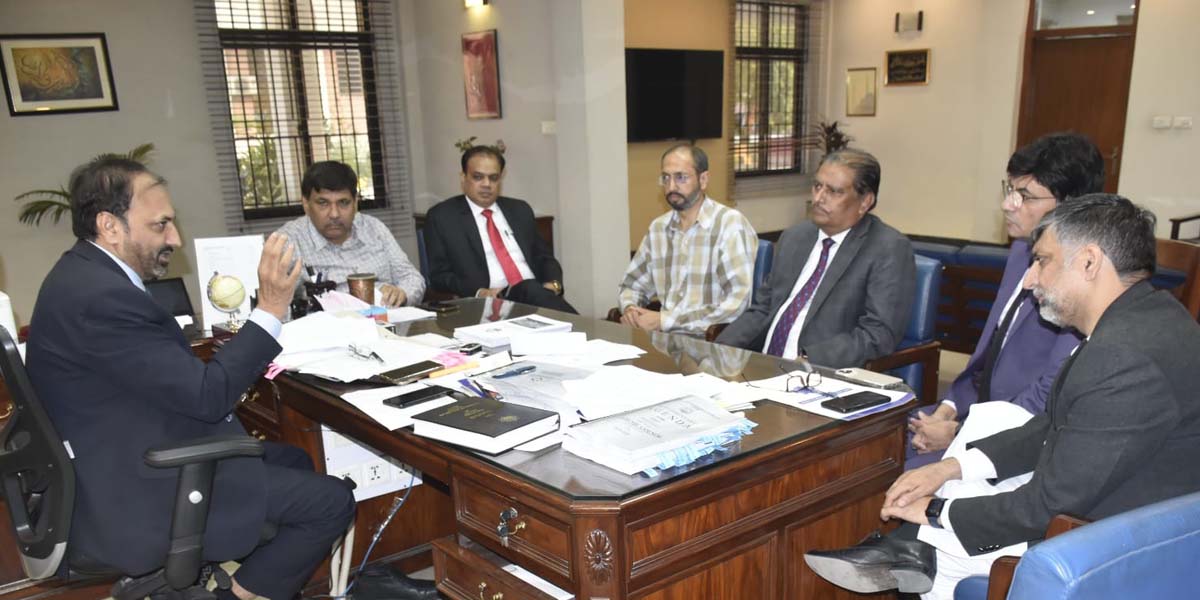 Vice Chancellor UET Prof. Dr. Shahid Munir Leads Meeting on Teacher Evaluation with Deans and Director QEC