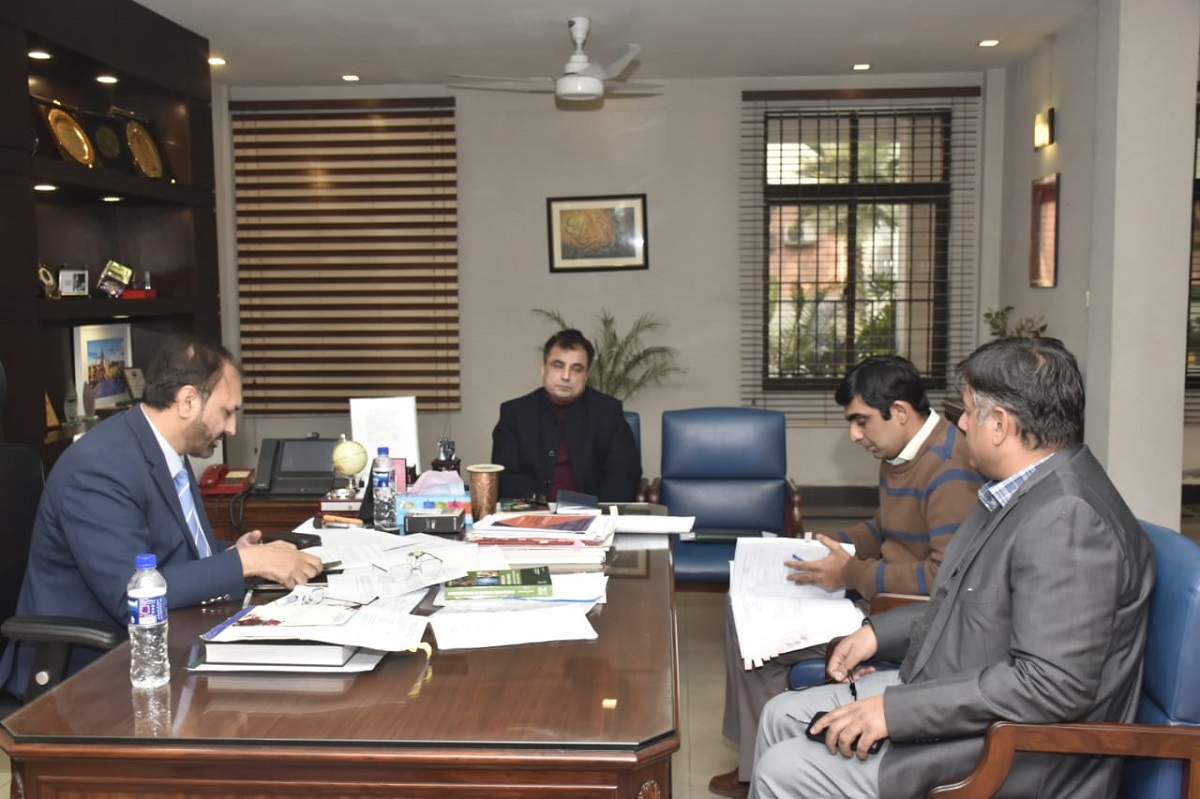 Vice Chancellor UET Prof. Dr. Shahid Munir (TI) is in a meeting with Campus Coordinator UET Narowal Dr. Muhammad Shahbaz and Director P&D Muhammad Irfan.