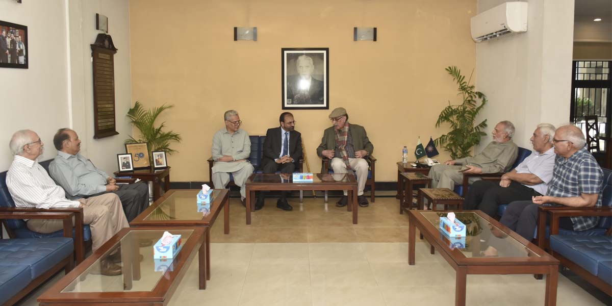 Pro Vice Chancellor Prof. Dr. Nasir Hayyat and Retired UET Professors Collaborate with Vice Chancellor Prof. Dr. Shahid Munir to Enhance Educational Initiatives