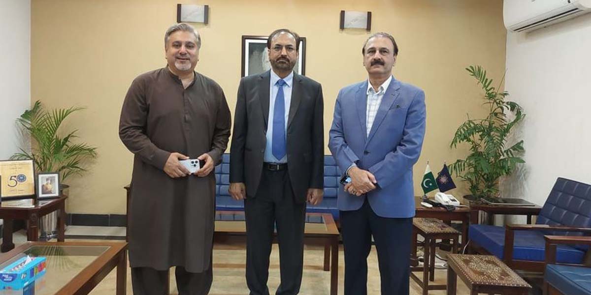 Dean UCP and Chairman Allah Walay Trust Meet with Vice Chancellor Prof. Dr. Shahid Munir to Extend Congratulations