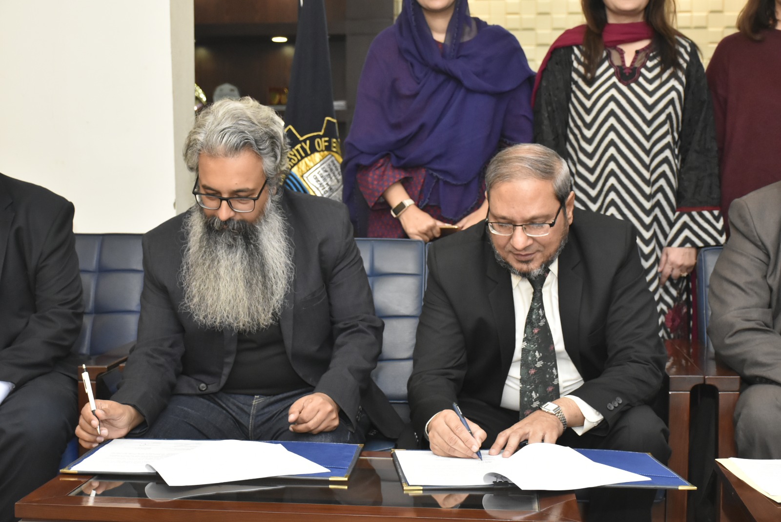 UET and Mindstorm Studio signed MoU