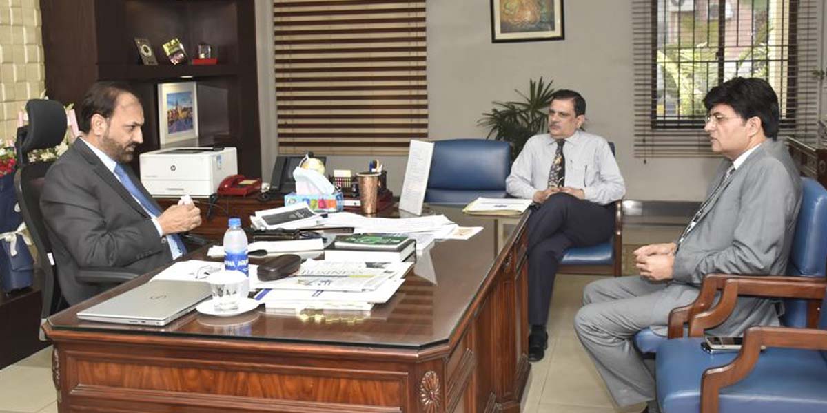 Dean Prof. Dr. Muhammad Shahid Rafique and Chairman Prof. Dr. Anwar Latif Brief Vice Chancellor Prof. Dr. Shahid Munir on Academic Initiatives in Natural Sciences and Humanities