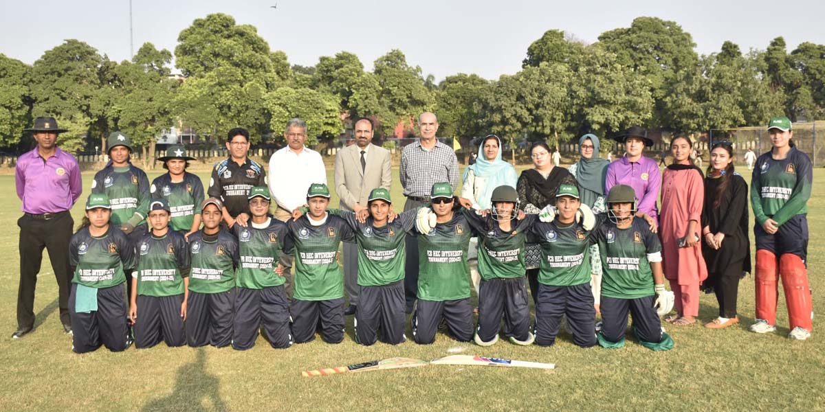 VC UET Prof. Dr. Shahid Munir Meets Teams at Pakistan Inter-Varsity Women Cricket Tournament