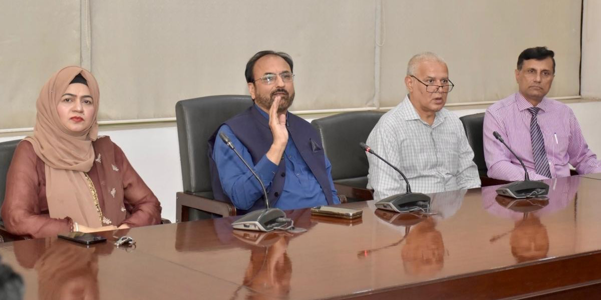 UET Lahore Conducts Experiential Workshop ‘From Friction to Facilitation’ for Administrative Staff