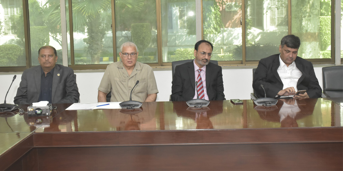 Vice Chancellor Chairs Institutional Quality Circle (IQC) Meeting at UET Lahore