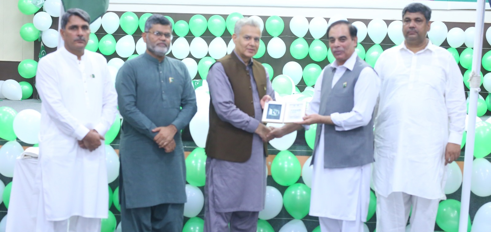 Flag Hoisting Ceremony marks 77th Independence Day of Pakistan at UET Lahore