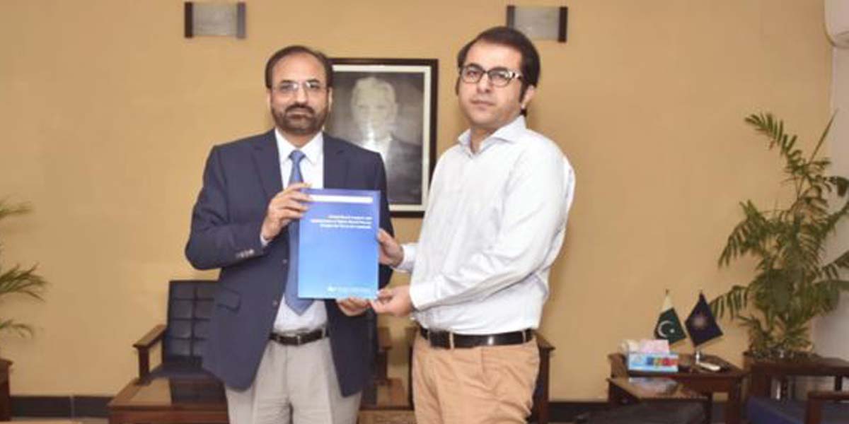 Dr. Izzat Iqbal Cheema Presents His Book to Vice Chancellor Prof. Dr. Shahid Munir (TI)