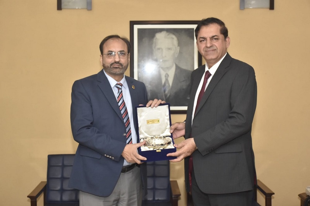 Vice Admiral (R) Asif Khaliq, Rector Bahria University Islamabad visited UET Lahore and met with Prof. Dr. Shahid Munir (T.I), Vice Chancellor UET.